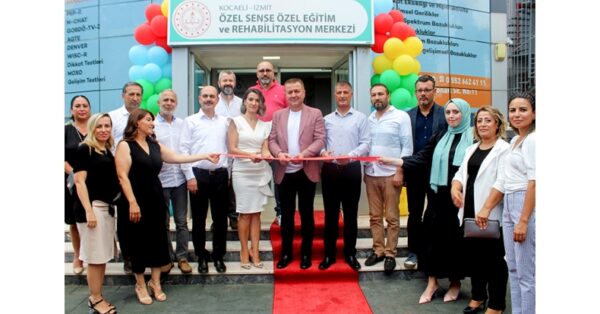 Sense'ye görkemli açılış